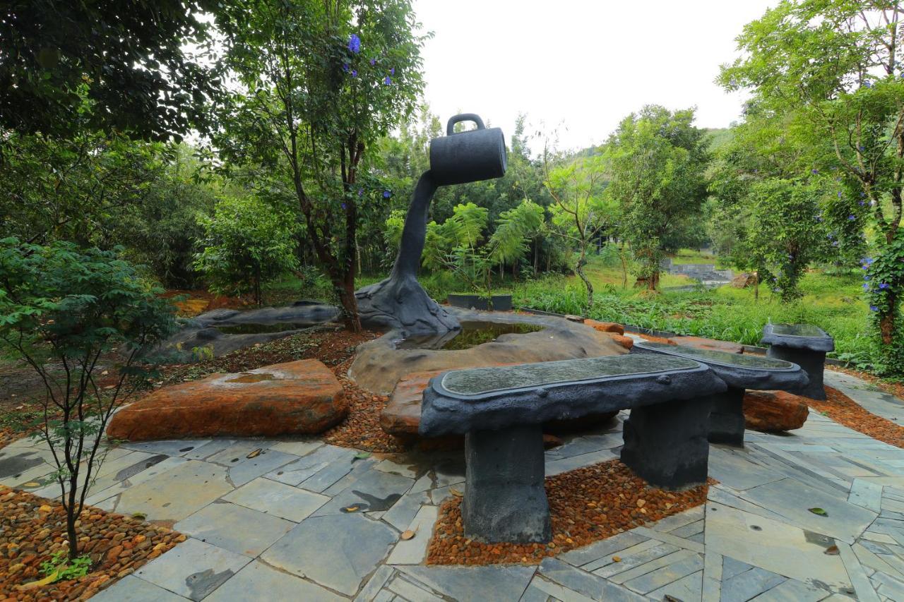 Готель Sattva-The Awakening Garden Kakkadampoyil Екстер'єр фото